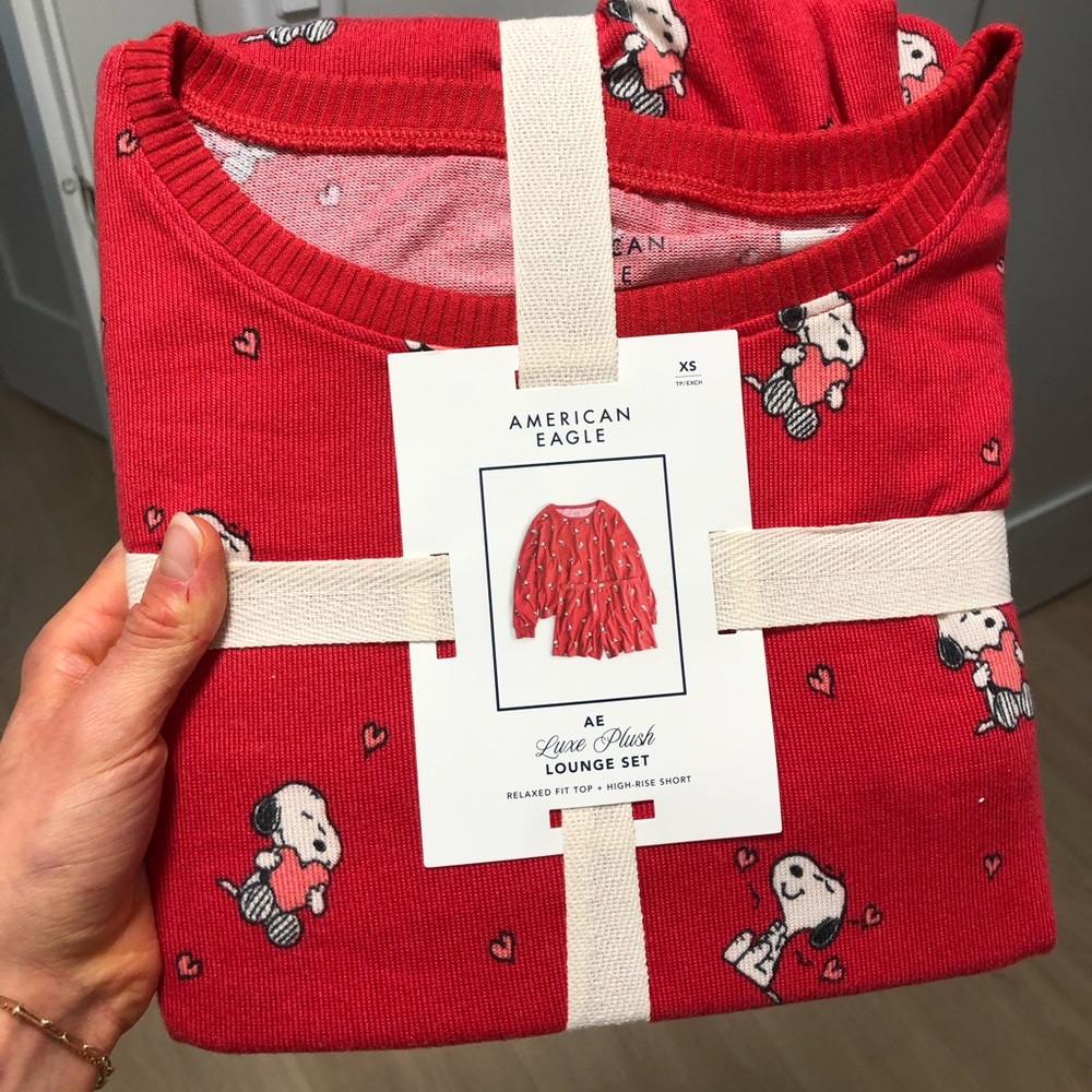 BRAND NEW American Eagle Snoopy Valentines Pajamas